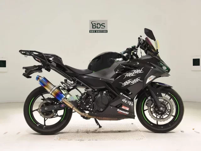 Kawasaki NINJA400-2 лот № 7822 оценка 4  с аукциона в Японии