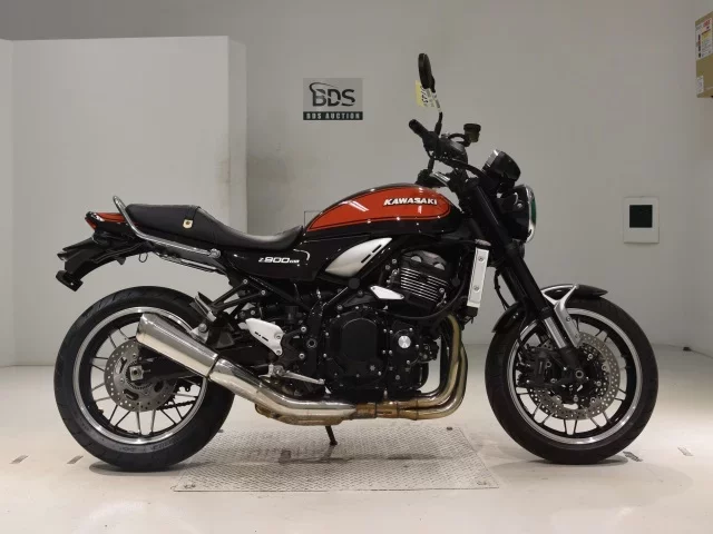 Kawasaki Z900RS лот № 0143 оценка 5  с аукциона в Японии