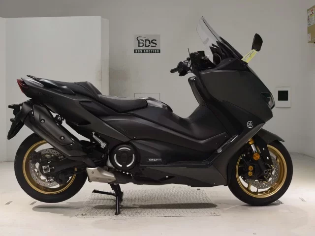 Yamaha T-MAX560T лот № 3084 оценка 5  с аукциона в Японии