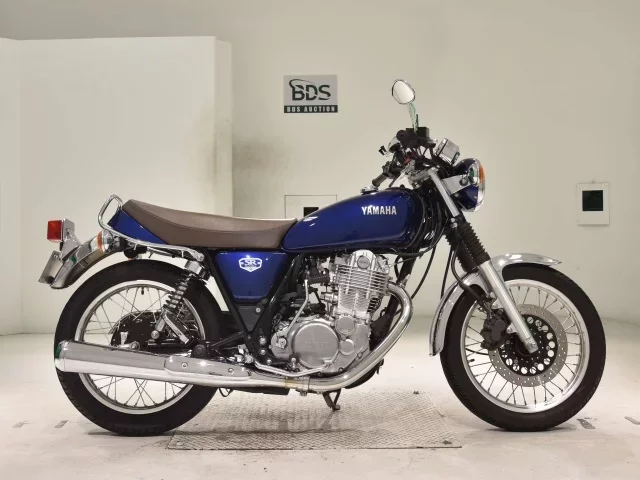 Yamaha SR400-5 лот № 2715 оценка 6  с аукциона в Японии