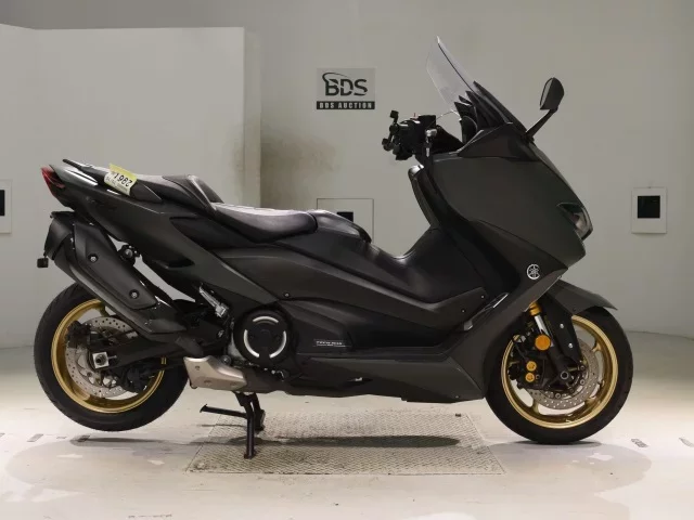 Yamaha T-MAX560T лот № 2961 оценка 5  с аукциона в Японии