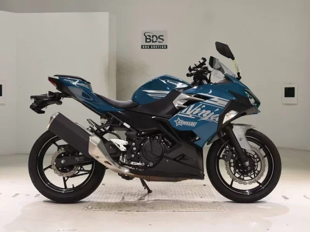 Kawasaki NINJA400-2 лот № 5053 оценка 5  с аукциона в Японии