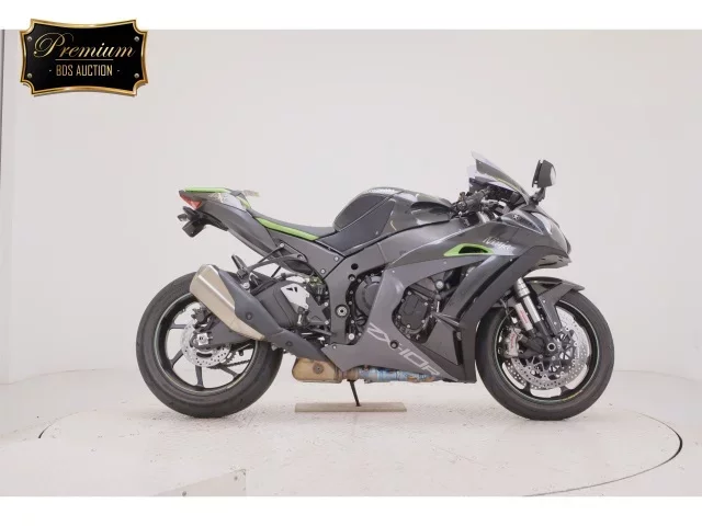 Kawasaki ZX-10RSE лот № 0038 оценка 5  с аукциона в Японии