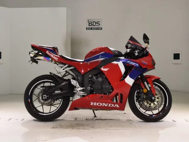 Honda CBR600RR-4 лот № 8023 оценка 5  с аукциона в Японии