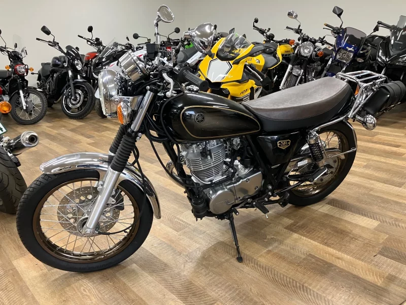 Yamaha SR400 FINAL ED лот № 02011 оценка 4  с аукциона в Японии