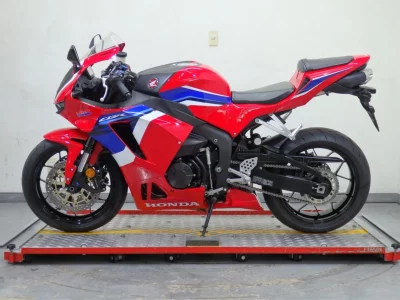 Honda CBR600RR ABS лот № 04053 оценка 5  с аукциона в Японии 2