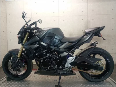 Suzuki GSR750 лот № 04114 оценка 4  с аукциона в Японии 2