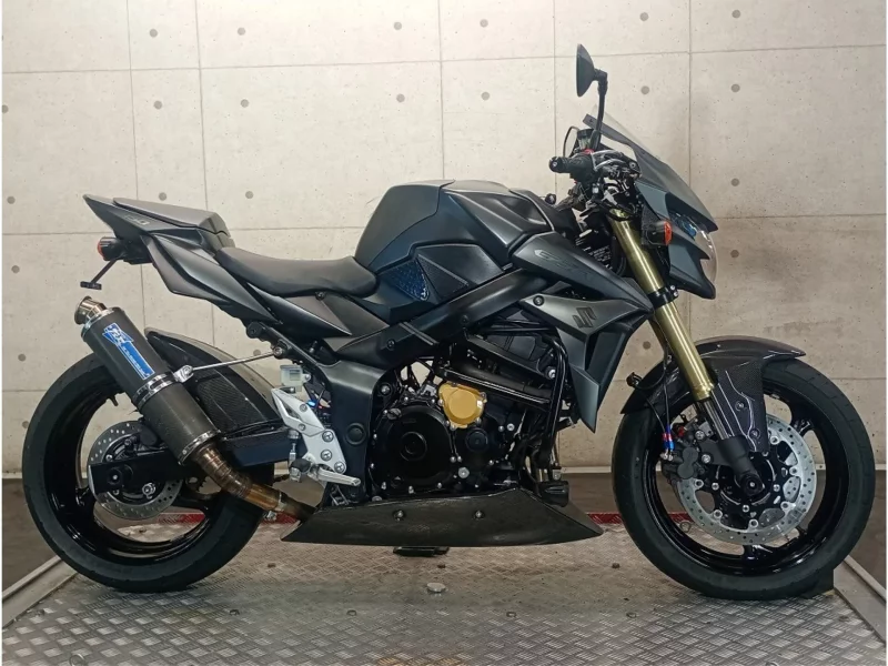 Suzuki GSR750 лот № 04114 оценка 4  с аукциона в Японии