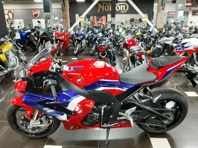 Honda CBR1000RR-R FB SP лот № 02247 оценка 5  с аукциона в Японии 2