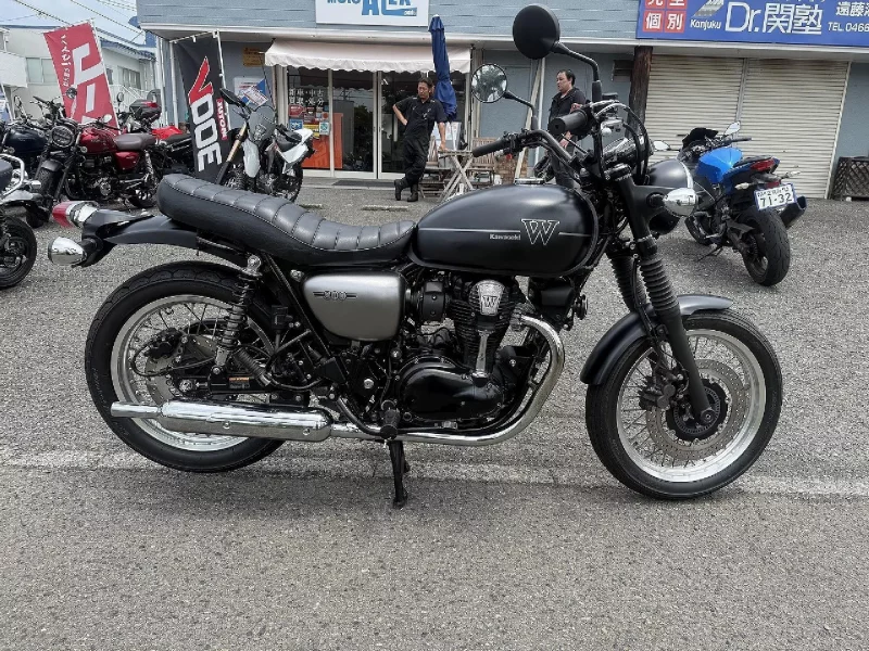 Kawasaki W800 STREET лот № 04350 оценка 4  с аукциона в Японии