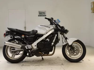 Honda VFR750F-1
