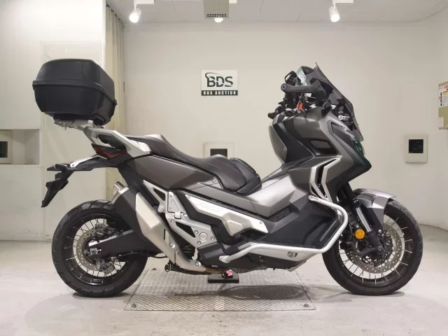 Honda X-ADV750 лот № 7508 оценка 5  с аукциона в Японии
