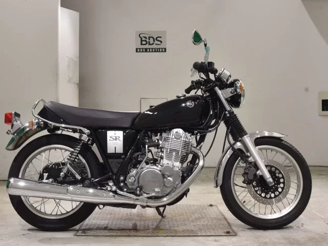 Yamaha SR400-5 лот № 2586 оценка 5  с аукциона в Японии