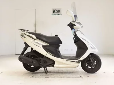 Suzuki GSR125