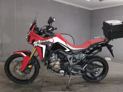 Honda CFR1000 AfricaTwin лот № 7560 оценка 4  с аукциона в Японии 2