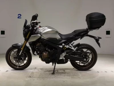 Honda CB650R лот № 2827 оценка 5  с аукциона в Японии 2