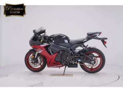 Suzuki GSX-R750 лот № 7565 оценка 5  с аукциона в Японии 2