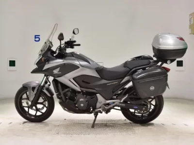 Honda NC750X лот № 5037 оценка 4  с аукциона в Японии 2