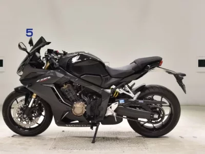 Honda CBR650R лот № 2801 оценка 5  с аукциона в Японии 2
