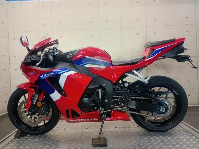 Honda CBR600RR ABS лот № 00399 оценка 4  с аукциона в Японии 2