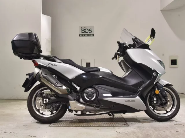 Yamaha T-MAX530DX лот № 2733 оценка 5  с аукциона в Японии