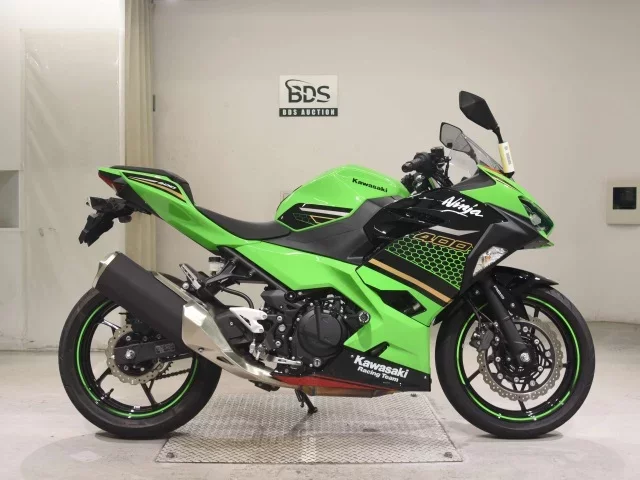 Kawasaki NINJA400-2 лот № 5046 оценка 6  с аукциона в Японии