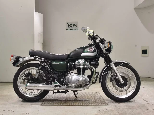 Kawasaki W800-2 лот № 2599 оценка 5  с аукциона в Японии
