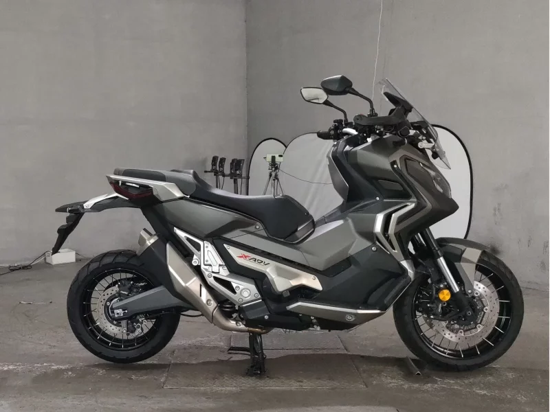 Honda X-ADV лот № 7061 оценка 5  с аукциона в Японии