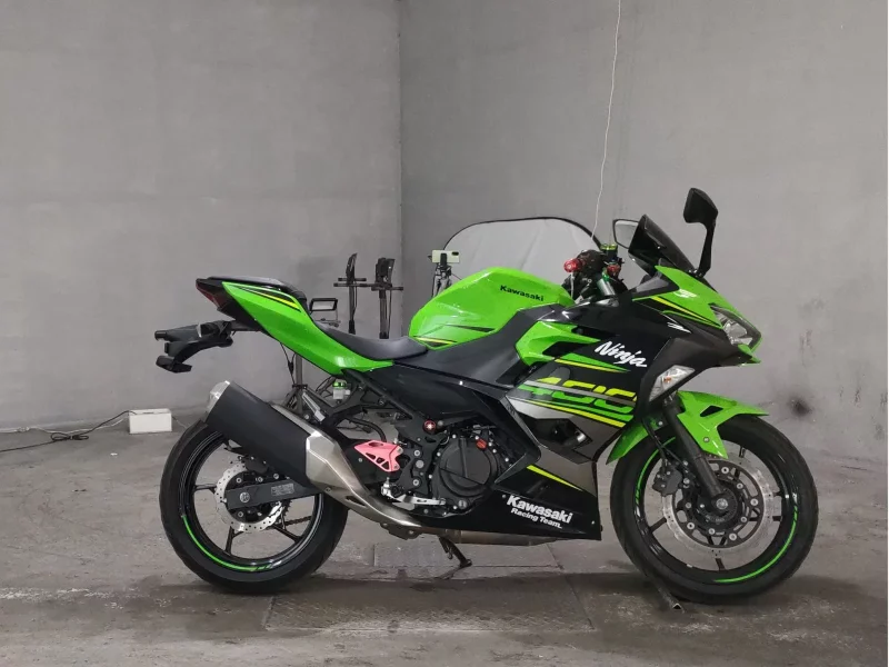 Kawasaki NINJA400 лот № 7180 оценка 4  с аукциона в Японии