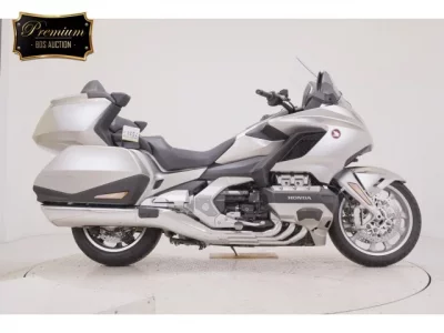 Honda GL1800 TOUR D  с аукциона в Японии
