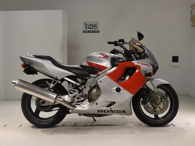 Honda CBR600F лот № 0206 оценка 4  с аукциона в Японии