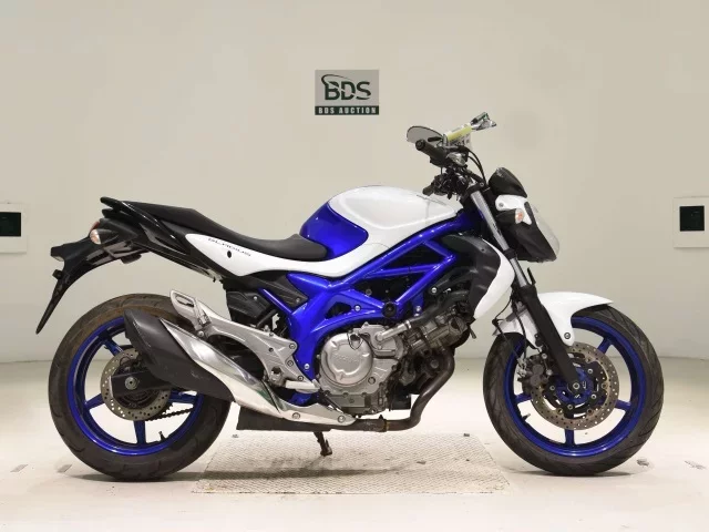 Suzuki GLADIUS400 лот № 7823 оценка 4  с аукциона в Японии