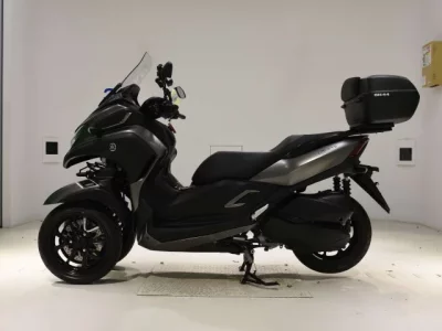 Yamaha TORI CITY 300 лот № 7686 оценка 6  с аукциона в Японии 2