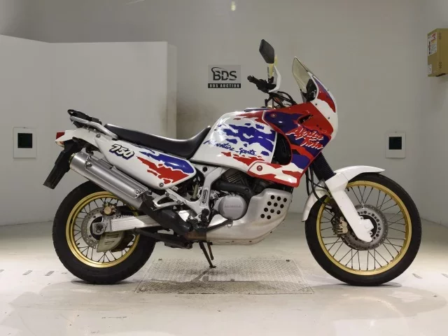 Honda AFRICA TWIN 750 лот № 5024 оценка 4  с аукциона в Японии