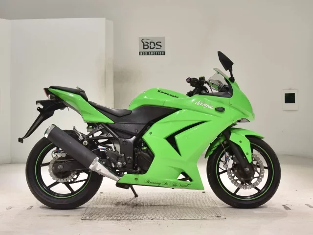 Kawasaki NINJA250R лот № 2618 оценка 4  с аукциона в Японии