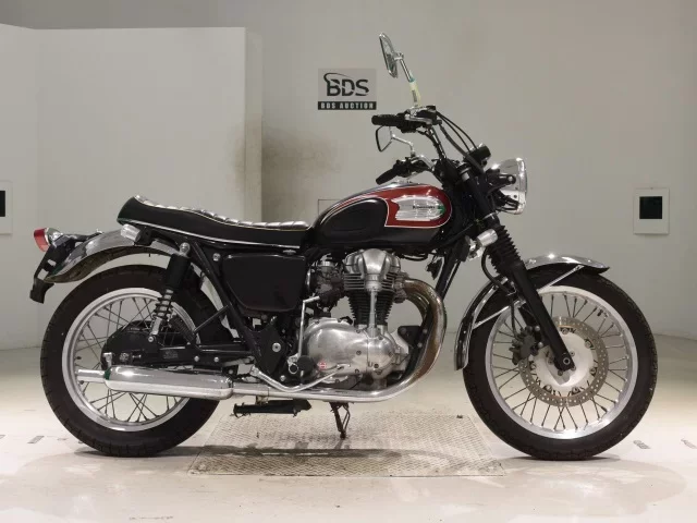 Kawasaki W650 лот № 5164 оценка 4  с аукциона в Японии