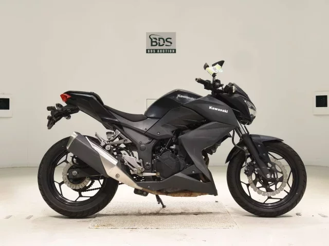 Kawasaki Z250 лот № 7745 оценка 4  с аукциона в Японии