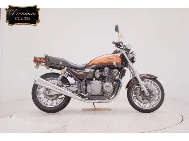 Kawasaki ZEPHYR750RS лот № 2561 оценка 4  с аукциона в Японии