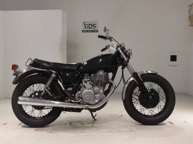 Yamaha SR400-2 лот № 0460 оценка 4  с аукциона в Японии