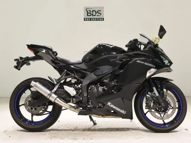 Kawasaki ZX-25R лот № 7916 оценка 5  с аукциона в Японии
