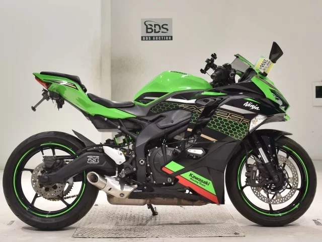 Kawasaki ZX-25R лот № 2698 оценка 5  с аукциона в Японии