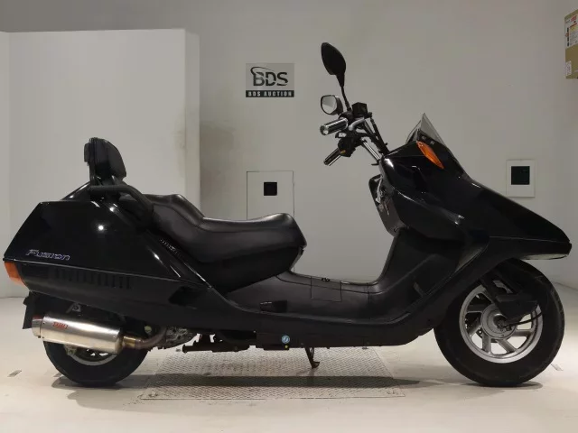 Honda FUSION лот № 0356 оценка 4  с аукциона в Японии