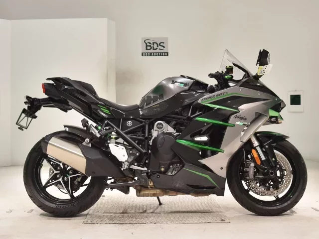 Kawasaki Ninja H2 SX SE лот № 2723 оценка 4  с аукциона в Японии