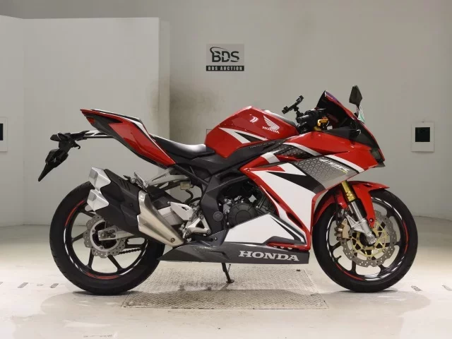 Honda CBR250RR-2 лот № 5124 оценка 4  с аукциона в Японии