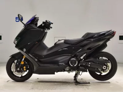 Yamaha T-MAX560T лот № 2777 оценка 6  с аукциона в Японии 2