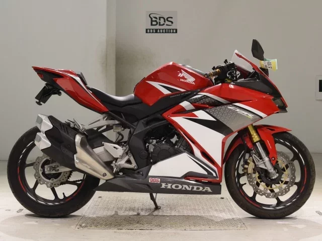 Honda CBR250RR-2A лот № 5166 оценка 4  с аукциона в Японии
