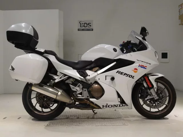 Honda VFR800F лот № 0331 оценка 5  с аукциона в Японии