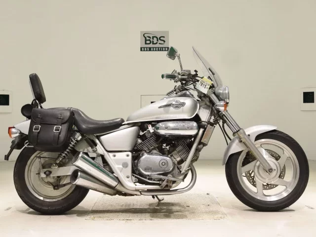 Honda MAGNA 250 лот № 7815 оценка 4  с аукциона в Японии