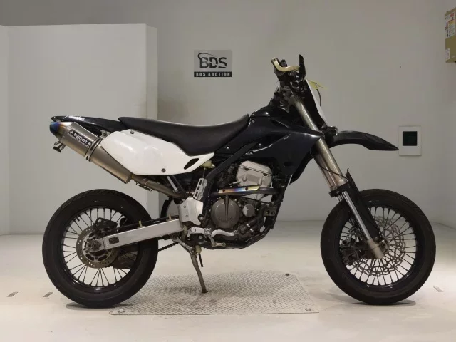 Kawasaki D-TRACKER лот № 0183 оценка 4  с аукциона в Японии