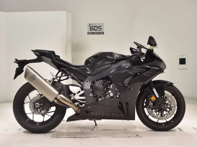 Honda CBR1000RR-R лот № 2709 оценка 5  с аукциона в Японии